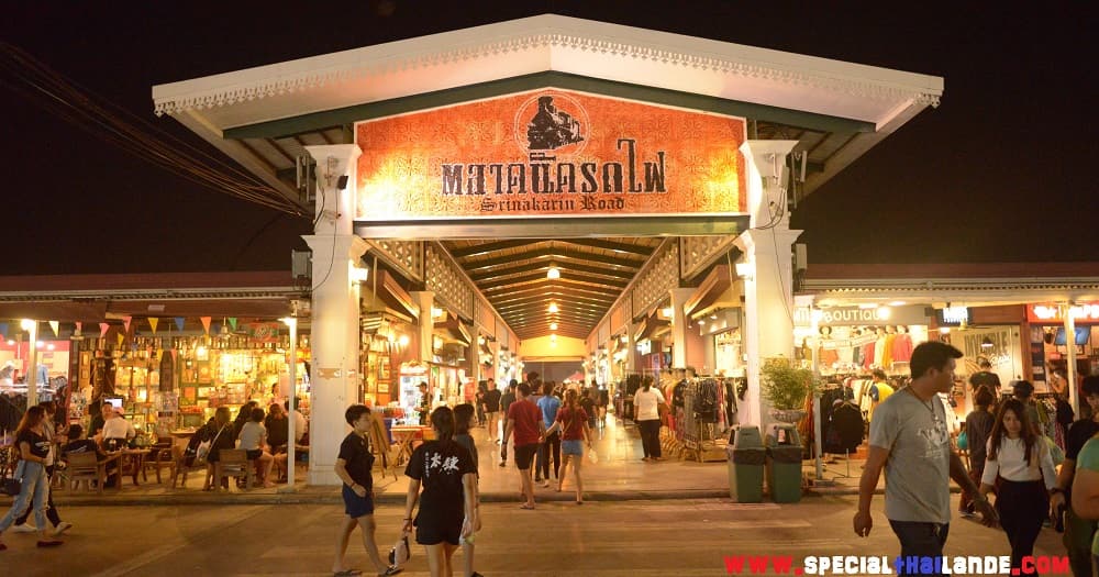 Visiter Talad Rot Fai Market à Bangkok (marché de nuit à Bangkok)